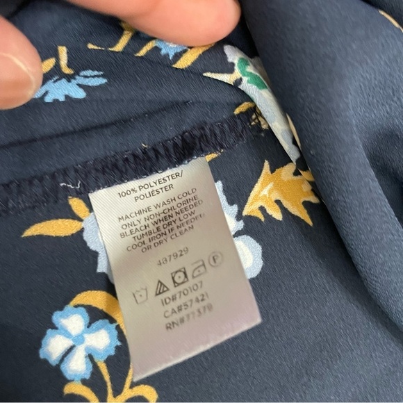 Loft Women's Size L Blouse Top Long Sleeve Blue Floral Polyester Crew Neck - Picture 8 of 11